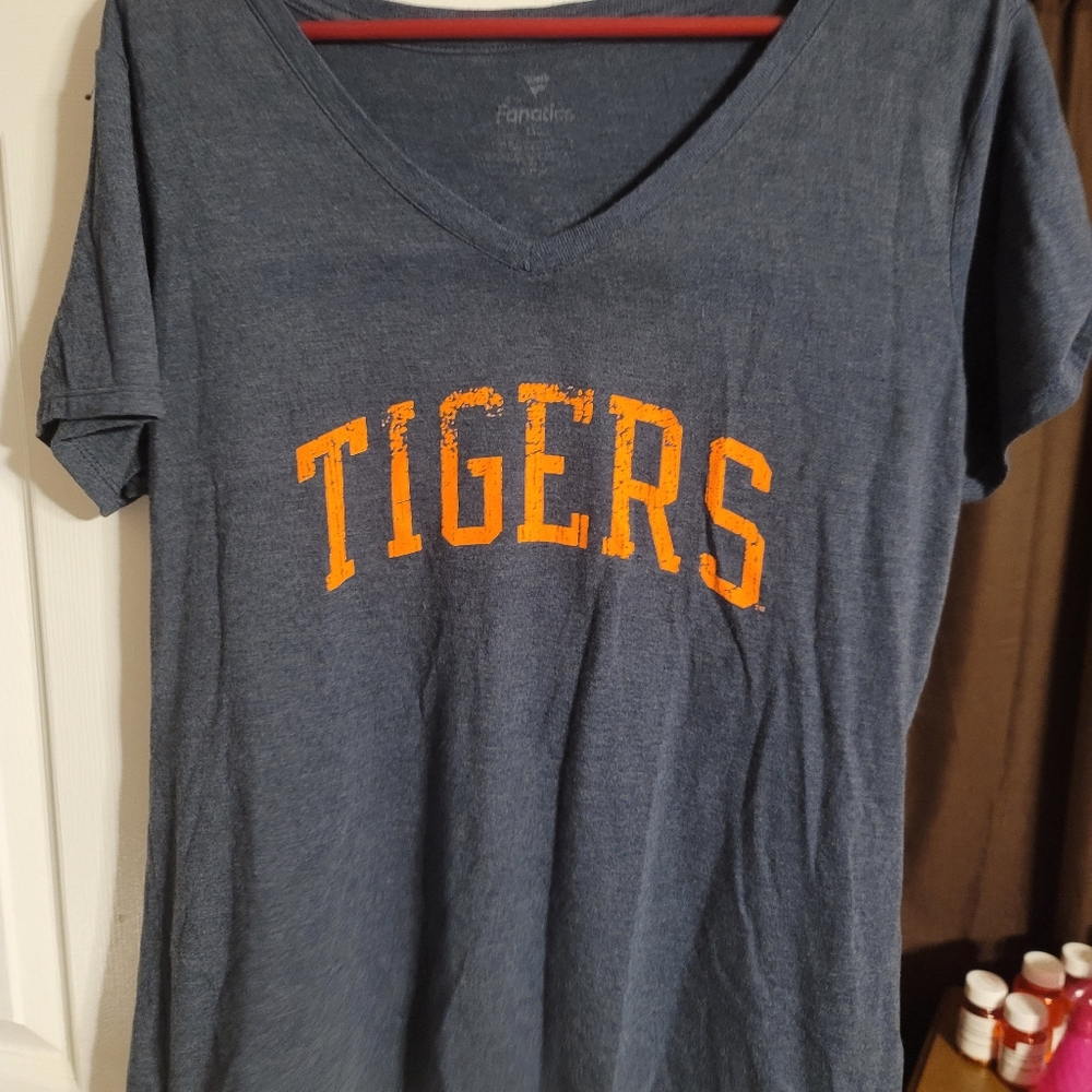 Women's Auburn Shirt Size 2XL